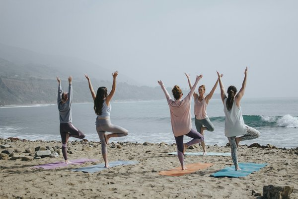 Quels sont les meilleurs endroits pour une retraite de yoga en bord de mer au Portugal?